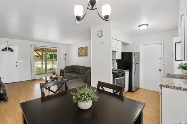 4802 Castle Brg, San Antonio, TX 78218