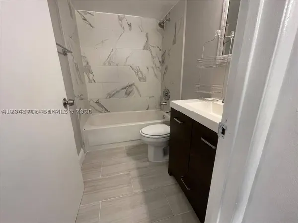 1740 NW N River Dr #517, Miami, FL 33125