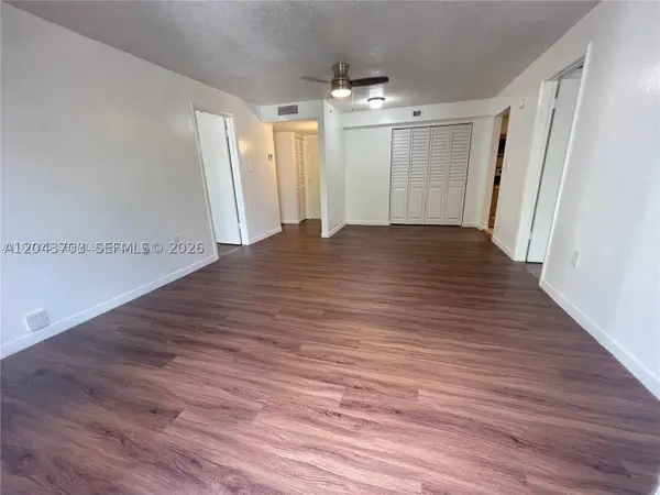1740 NW N River Dr #517, Miami, FL 33125