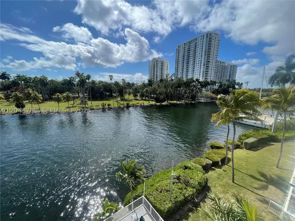 1740 NW N River Dr #517, Miami, FL 33125