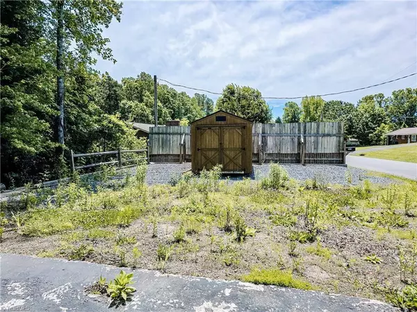 1515 Fancy Gap RD, Mount Airy, NC 27030