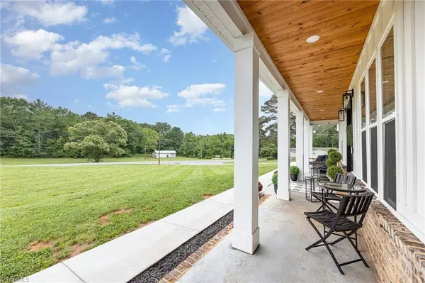 138 Arthur Needham RD, Pilot Mountain, NC 27041