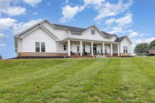 138 Arthur Needham RD, Pilot Mountain, NC 27041