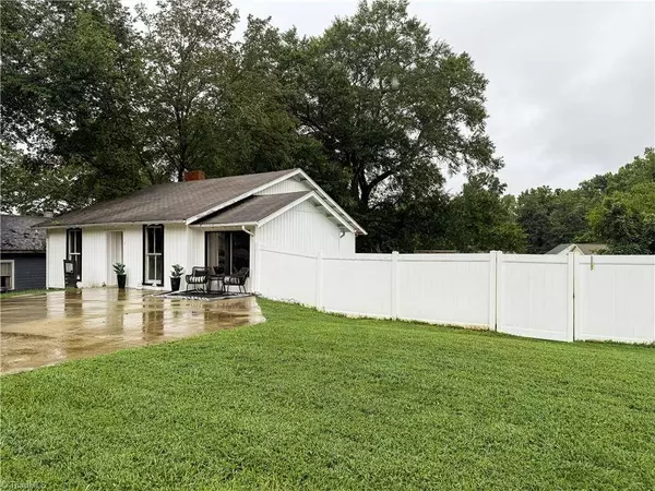 144 W Elm ST, Mount Airy, NC 27030