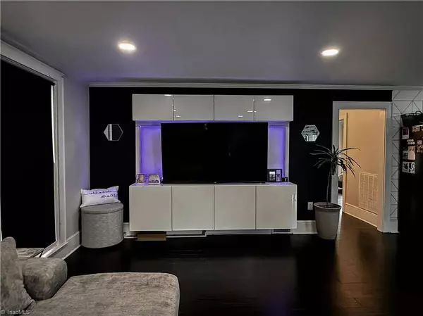 144 W Elm ST, Mount Airy, NC 27030