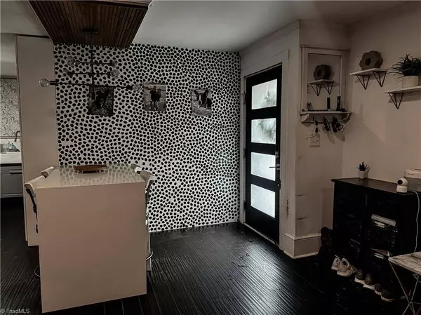 144 W Elm ST, Mount Airy, NC 27030