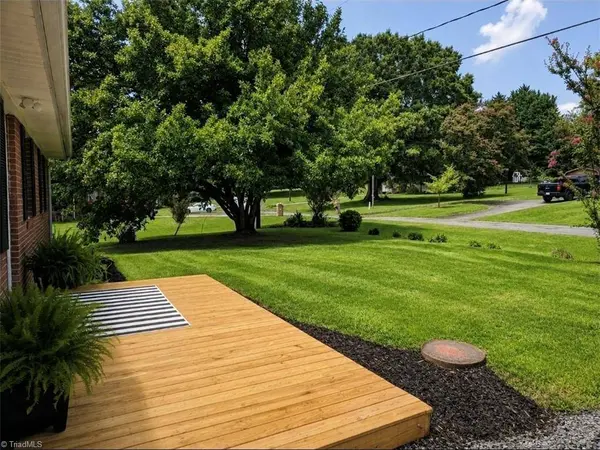 184 Terri LN, Mount Airy, NC 27030