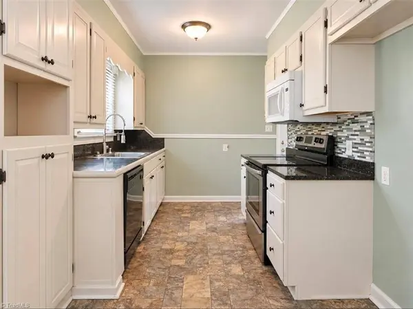 1013 Frank ST, Mount Airy, NC 27030