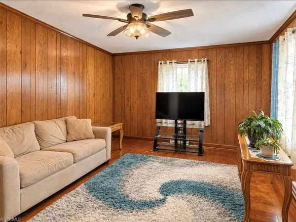 1013 Frank ST, Mount Airy, NC 27030