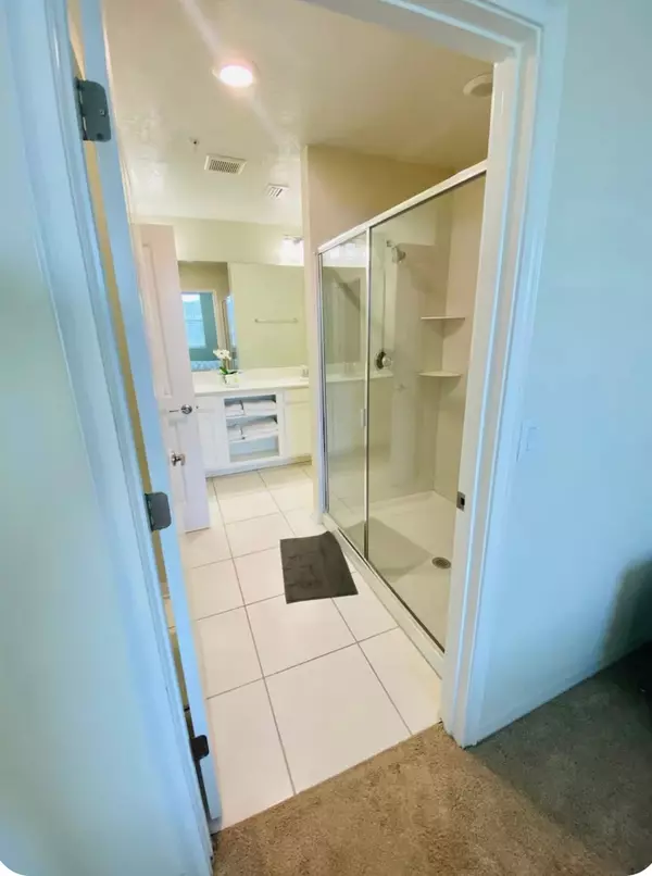 Kissimmee, FL 34746-5511,4741 Clock Tower Dr #305