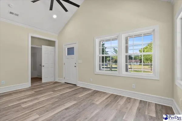609 E Pine St, Florence, SC 29506