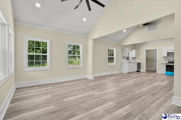 609 E Pine St, Florence, SC 29506