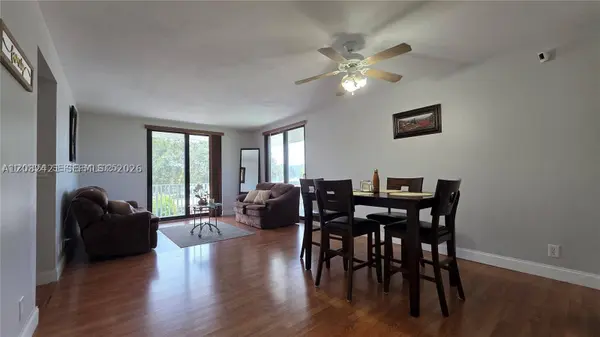 901 Hillcrest Dr #215, Hollywood, FL 33021