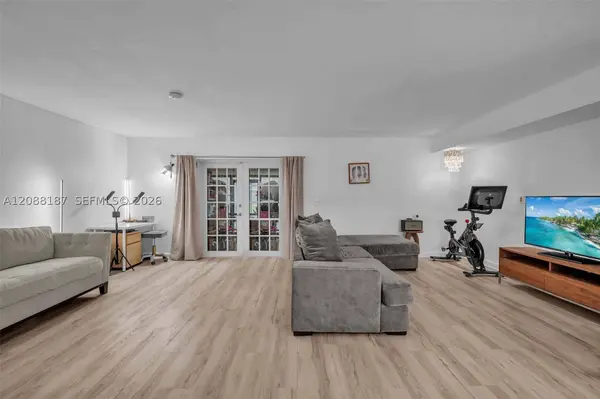 2771 NW 47th Ln #2905, Lauderdale Lakes, FL 33313