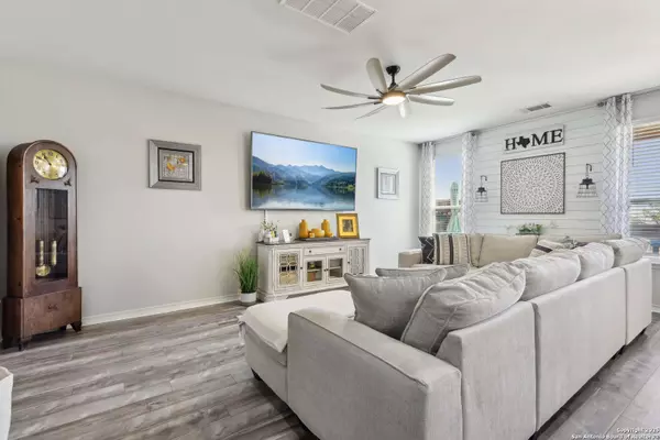 5910 Brahms Way, San Antonio, TX 78252