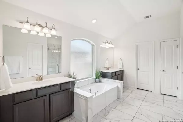 21941 Valencia Rose, San Antonio, TX 78261