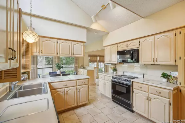 13214 Hunters Breeze, San Antonio, TX 78230