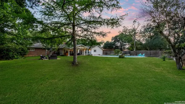 511 Country Ln, San Antonio, TX 78209