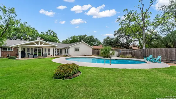 511 Country Ln, San Antonio, TX 78209