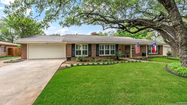 511 Country Ln, San Antonio, TX 78209