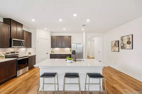 5222 Wolf Bane, San Antonio, TX 78261