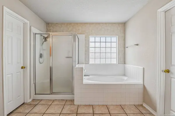2430 Rogers Loop, San Antonio, TX 78258