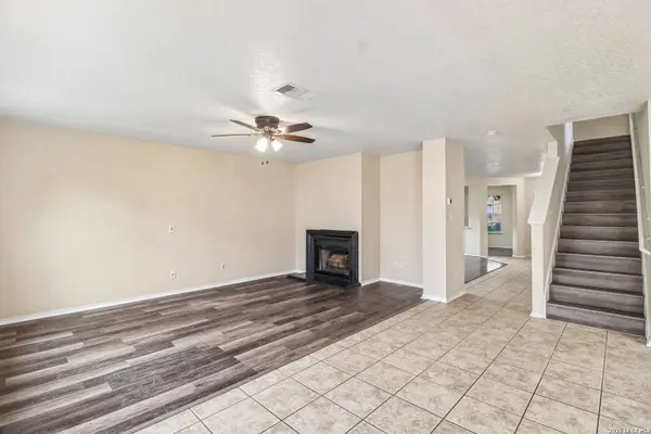 407 Amberdale Oak, San Antonio, TX 78249