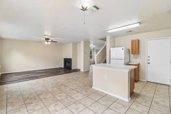 407 Amberdale Oak, San Antonio, TX 78249