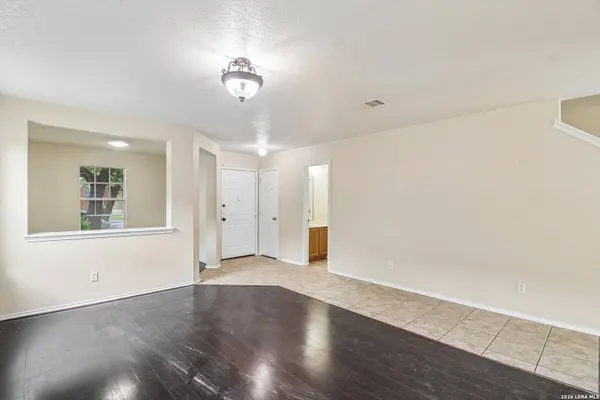 407 Amberdale Oak, San Antonio, TX 78249
