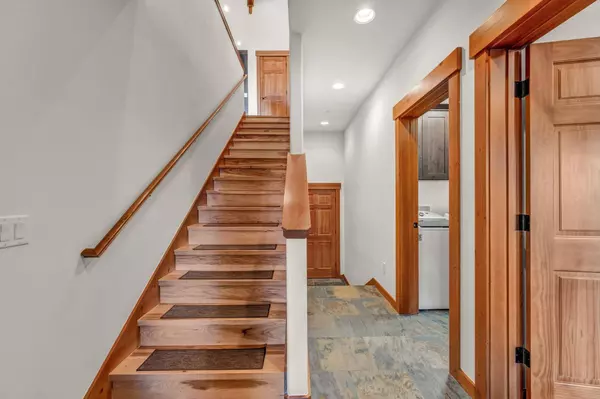 10237 Winter Creek Loop, Truckee, NV 96161