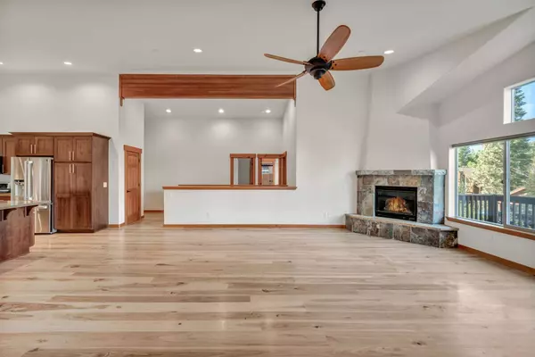 10237 Winter Creek Loop, Truckee, NV 96161