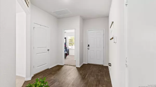 424 Chaco Loop, Seguin, TX 78155