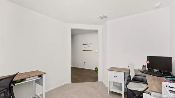 424 Chaco Loop, Seguin, TX 78155