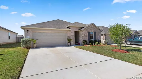 424 Chaco Loop, Seguin, TX 78155