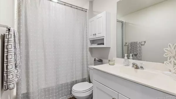 424 Chaco Loop, Seguin, TX 78155