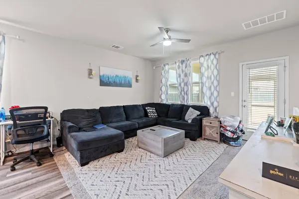 520 Longmount CV, Liberty Hill, TX 78642