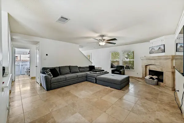 1061 London LN, Georgetown, TX 78626