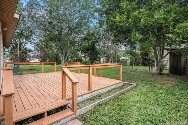 305 Kneupper, Converse, TX 78109