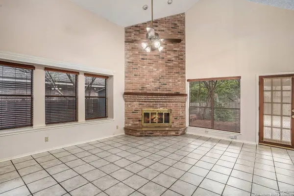5931 Woodridge Rock, San Antonio, TX 78249