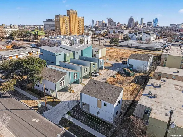 310 W Evergreen St #109, San Antonio, TX 78212