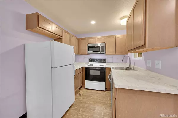 922 S Dearborn WAY #8, Aurora, CO 80012