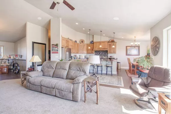 270 Fairlawn PL, Spring Creek, NV 89815