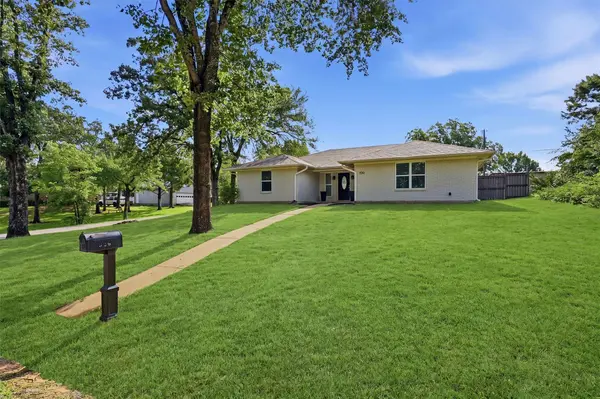 900 Cortez ST, Denison, TX 75020