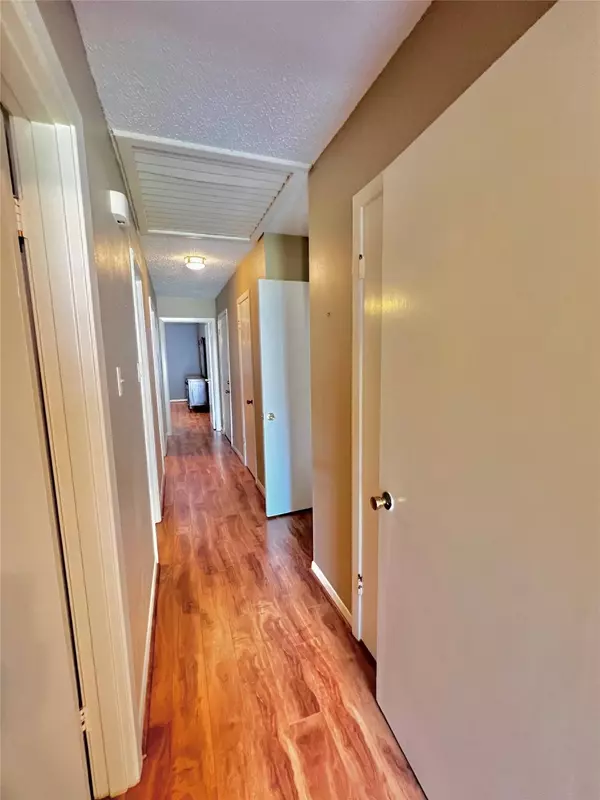 5131 Georgi LN, Houston, TX 77092