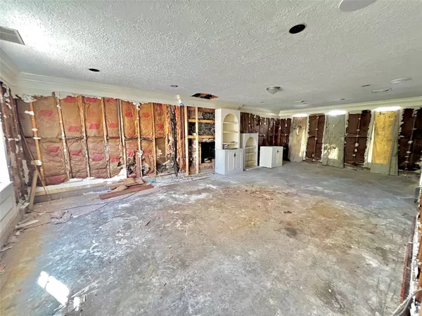 15026 Falling Creek DR, Houston, TX 77068