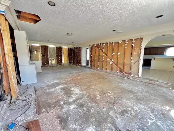 15026 Falling Creek DR, Houston, TX 77068