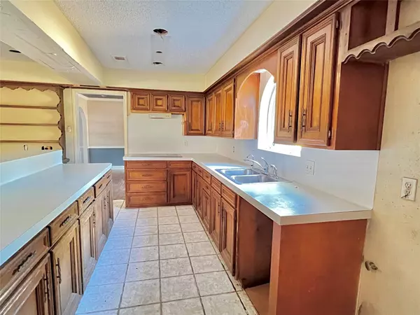 15026 Falling Creek DR, Houston, TX 77068