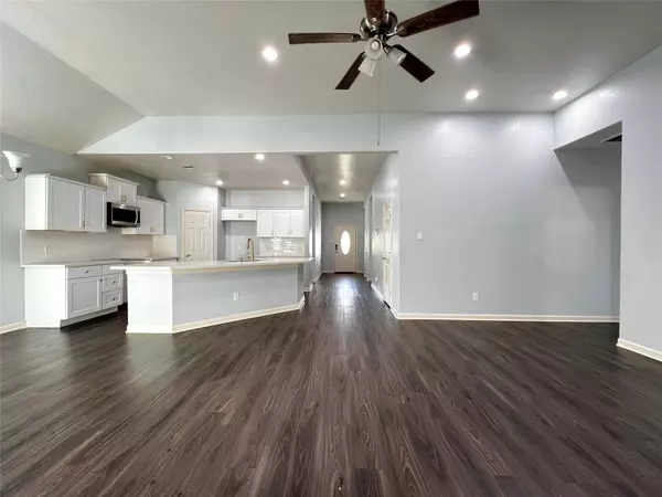 1216 Deputy O Mcduffie Jr ST, Cleveland, TX 77327