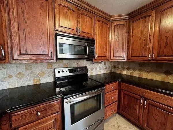 780 Sudduth DR, Bridge City, TX 77611