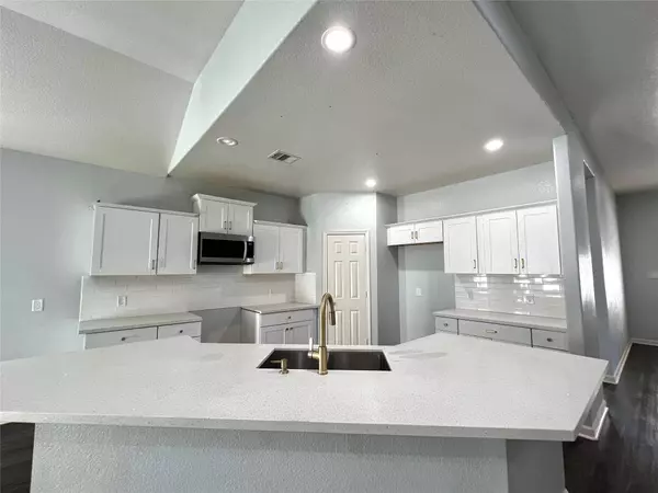 1216 Deputy O Mcduffie Jr ST, Cleveland, TX 77327